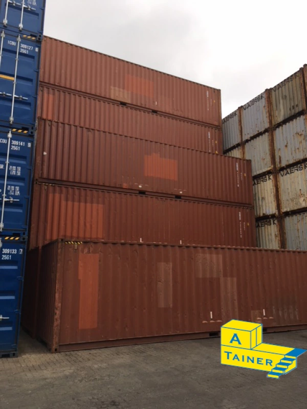 40'HC Stapel im Depot