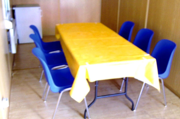 TischStühleKühlschrank